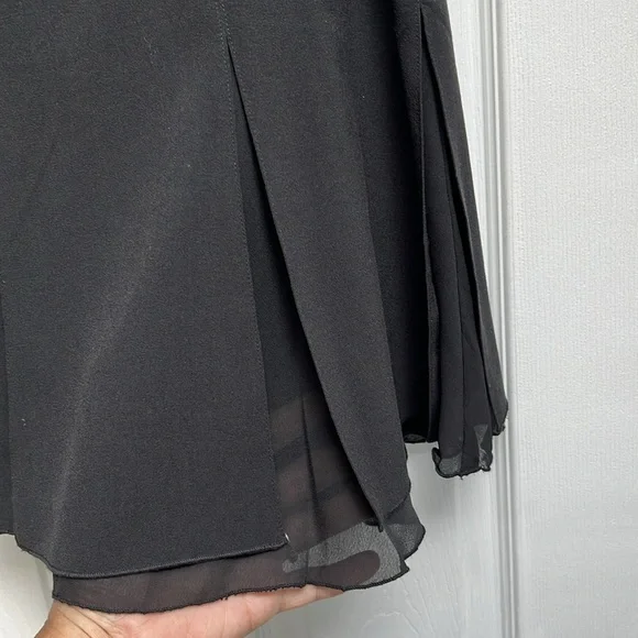NWT Black Pleated Bottom Skirt Size 12 - Picture 3 of 7